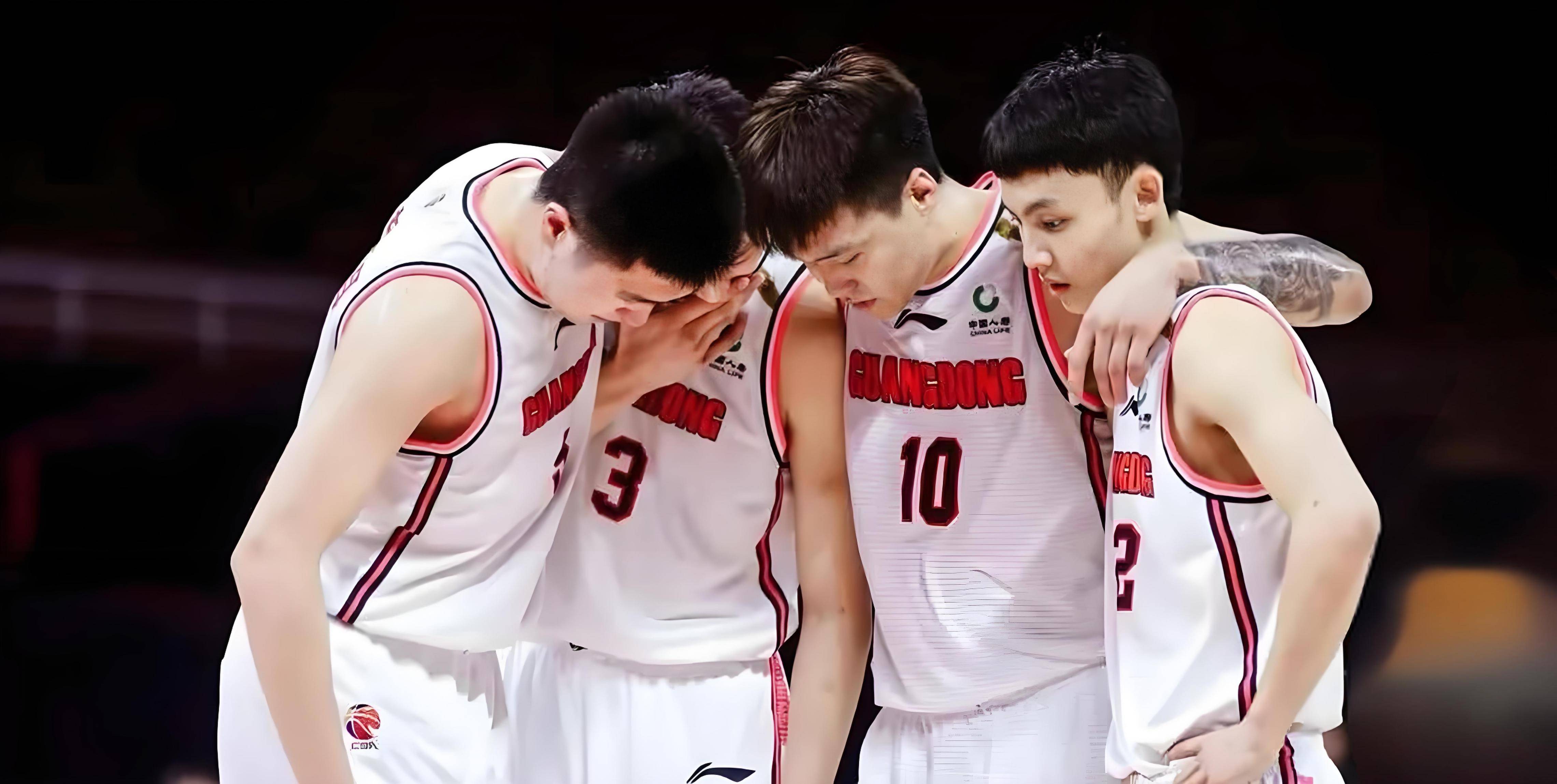 包含大连人表现出色，力压对手取胜的词条