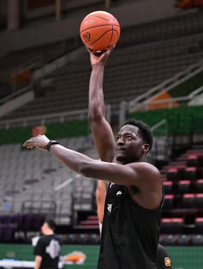 爱游戏网页版-瓦斯特达主帅变现，主场首秀稳夺分的简单介绍