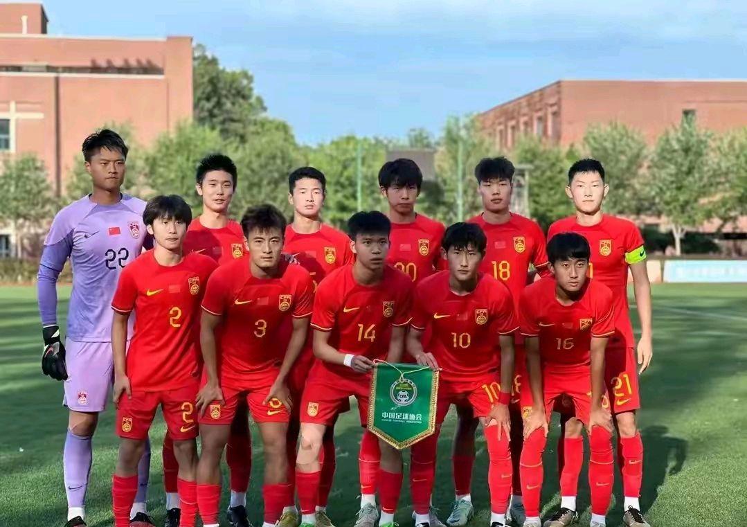 亚洲足球热身赛开战,各队力争晋级四强 亚洲足球热身赛开战,各队力争晋级四强