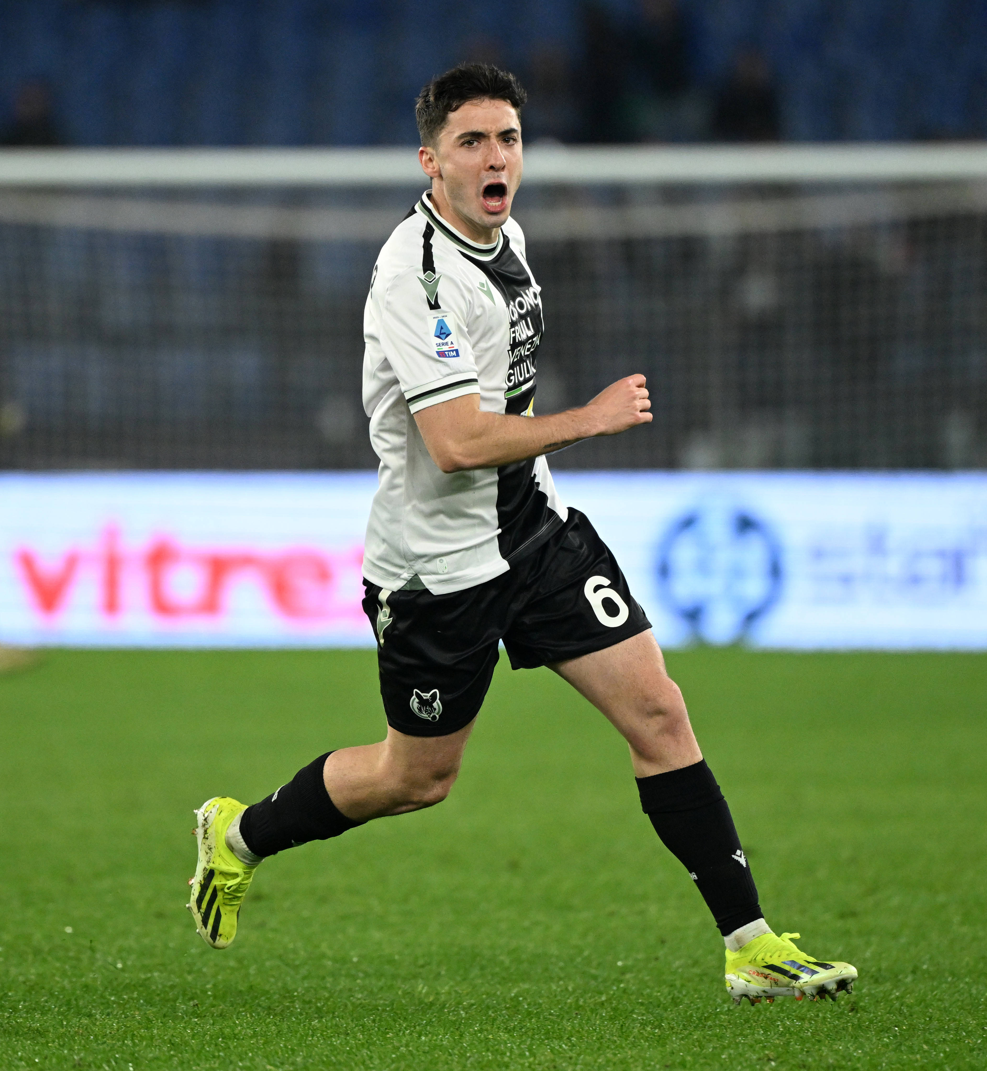 爱游戏官方登录入口-意大利足球联赛一名球员面临转会危机的简单介绍