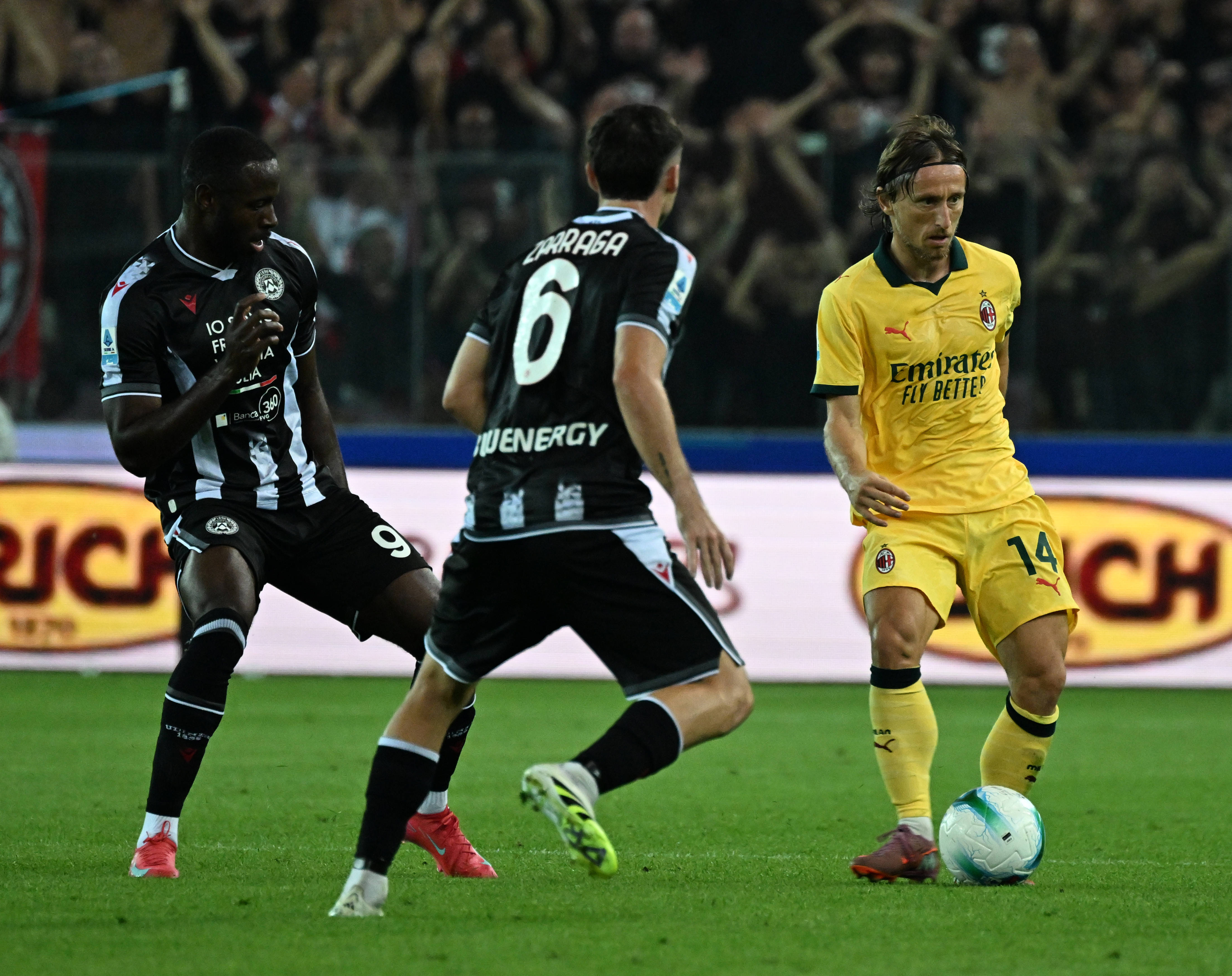 意大利足球联赛一名球员面临转会危机的简单介绍