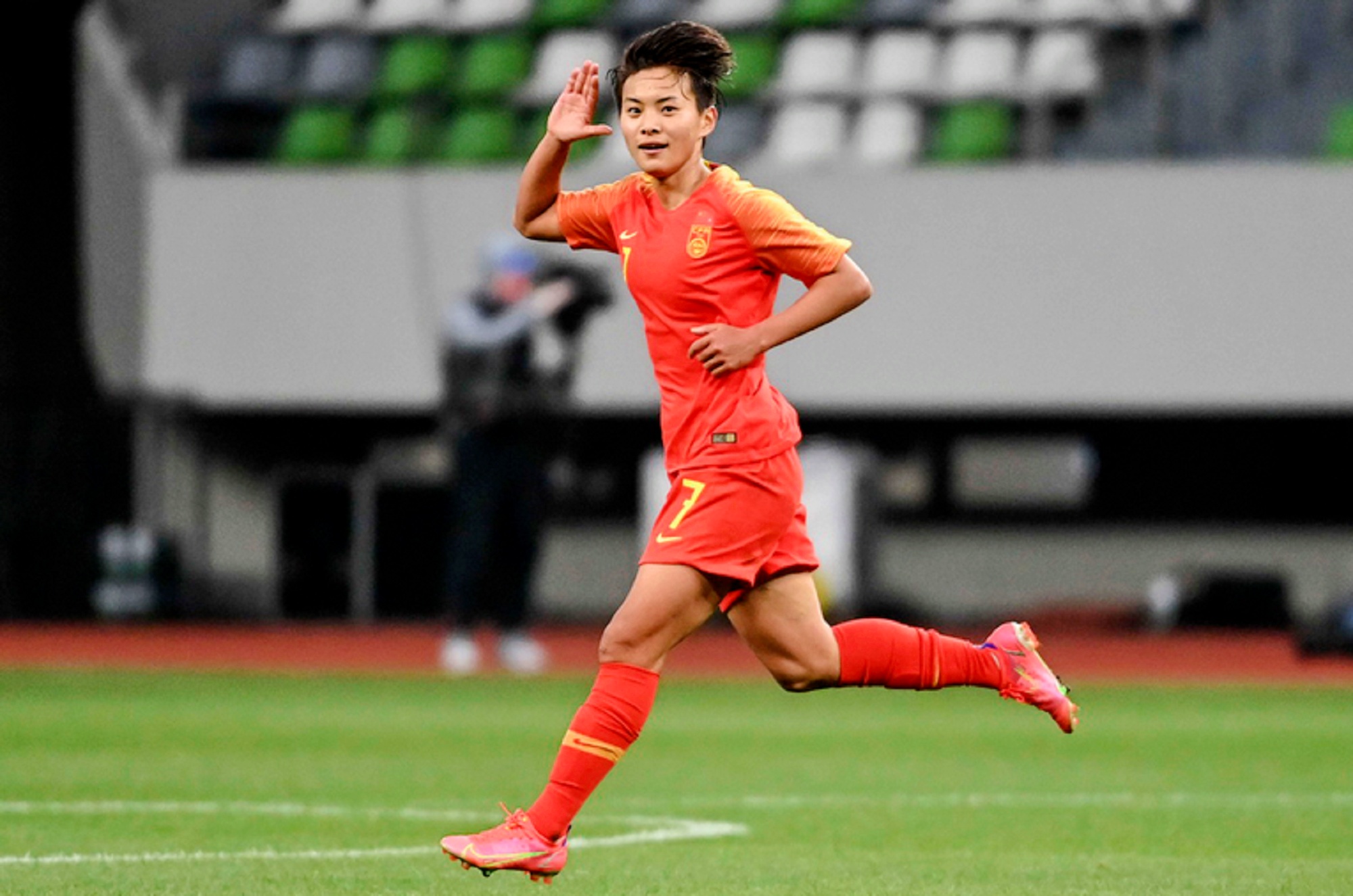 亚洲女足杯赛壮哉我大中华，斗志高昂勇往直前的简单介绍