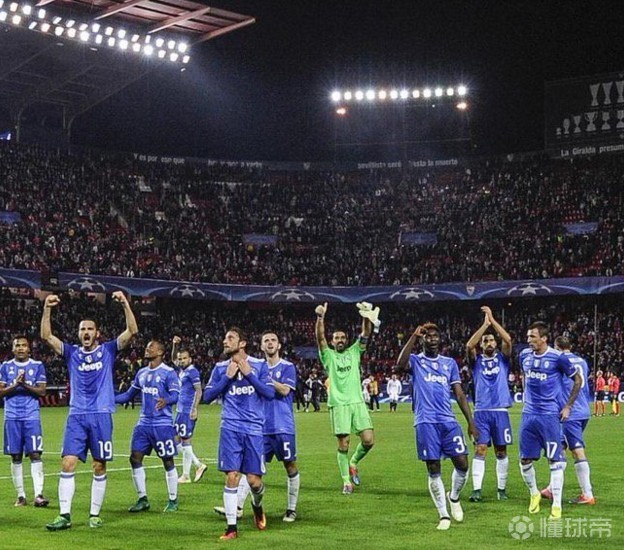 罗马狂取球场胜利,小组头名在望的简单介绍 罗马狂取球场胜利,小组头名在望的简单介绍