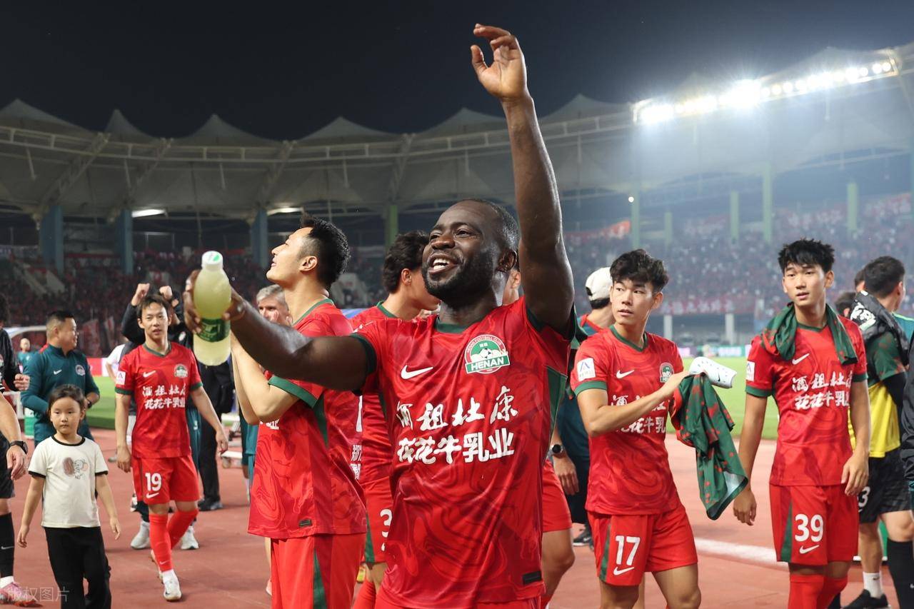 关于河南建业客场一球小胜华夏幸福，迎来胜利的信息